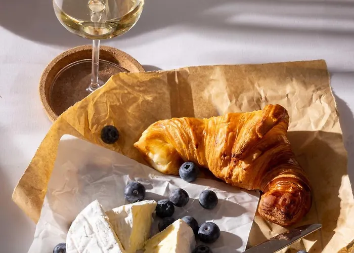 Madame Drouot & - Opera Hotel