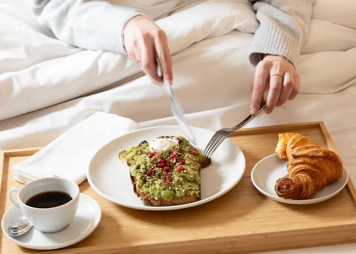 Madame Drouot & - Opera 4*