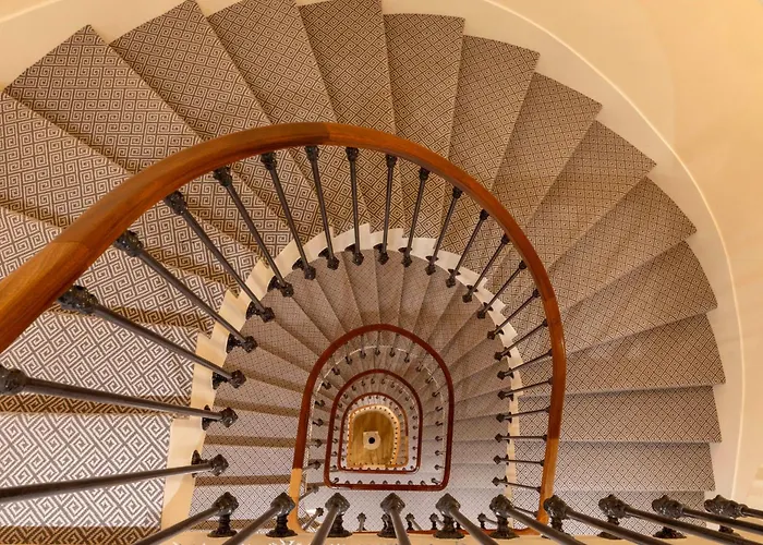 Madame Drouot & - Opera Hotel