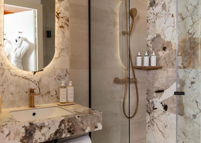 Madame Drouot & - Opera Hotel