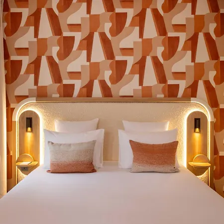 Madame Drouot & - Opera Hotel
