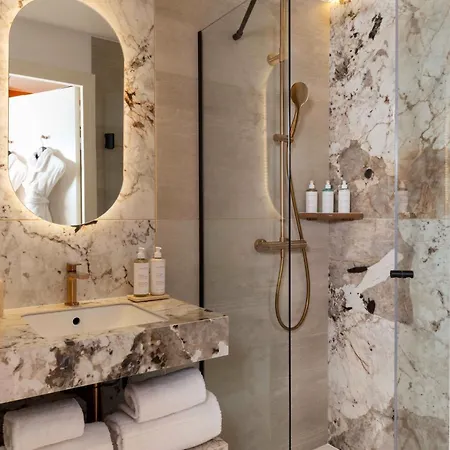 Madame Drouot & - Opera Hotel