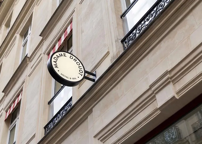 Madame Drouot & - Opera 4*