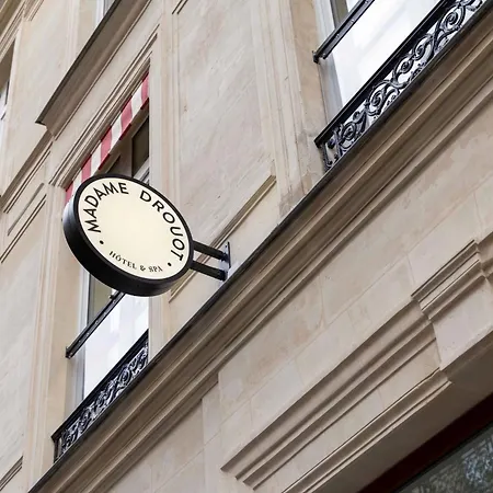 Madame Drouot & - Opera 4*