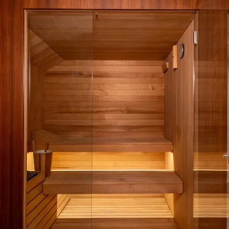 Madame Drouot & - Opera 4*